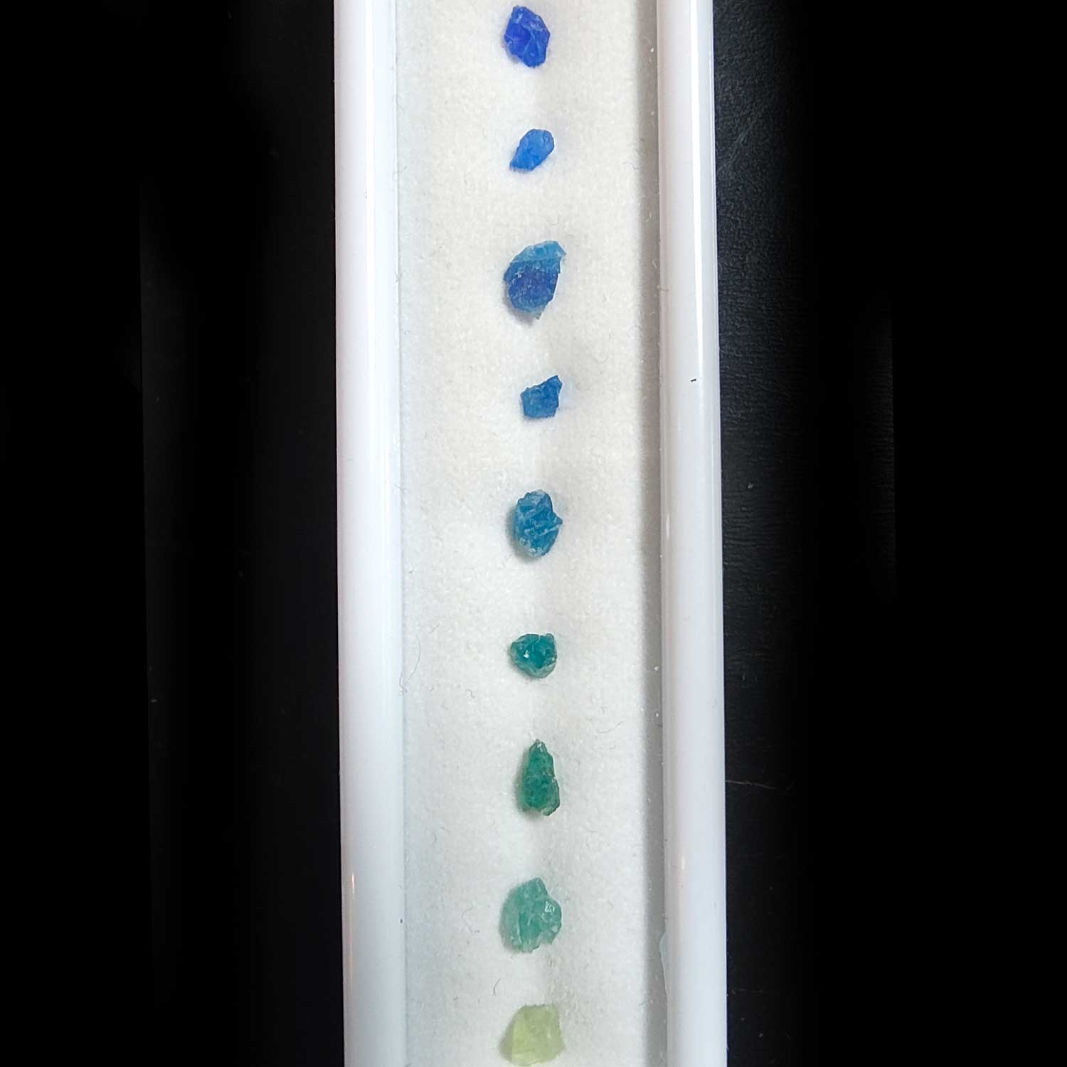 アウイナイト原石　長ケース　1.465ct