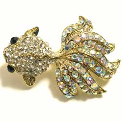 ブローチ　ラインストーン金魚　金