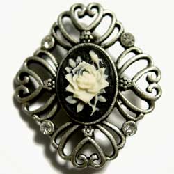 １８×１３　オーバルカボ枠付ブローチ　銀古美