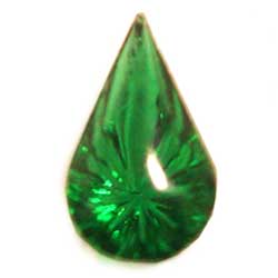 １０×６　ティアドロップ　彫刻エメラルド