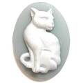 １８×１３　アクリルカメオ　猫　錆青磁
