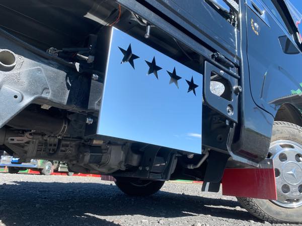 バッテリーケースカバー ハイゼットS500（前期/後期）（鏡面／ウロコ）