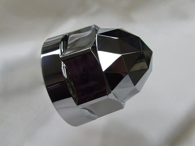 ●新基準 ISOホイール用 ダイヤモンドナットキャップ　33mm/高さ54mm