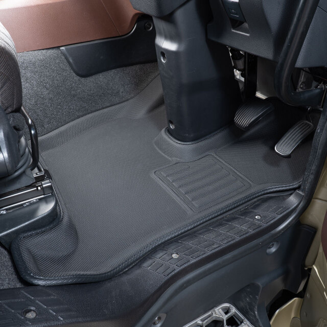 車種専用３Dフロアマット