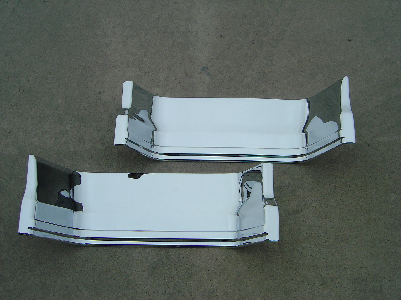 ☆特価☆メッキ ステップカバー（ミドル・カーゴ用）クオン／17クオン