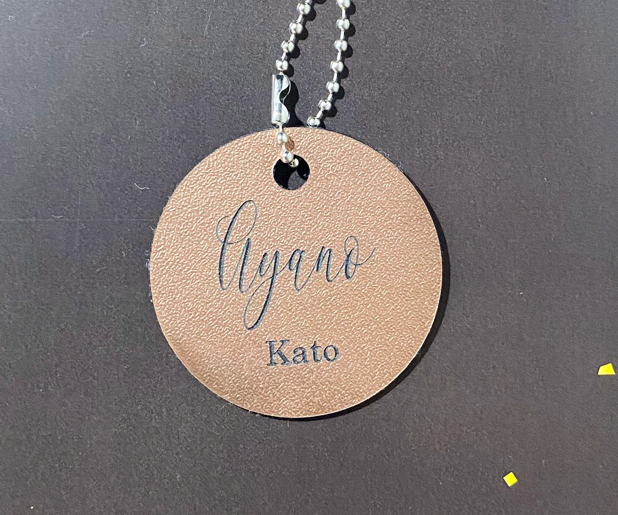 アクリル（ブロンズ）席札キーホルダー　　1個400円