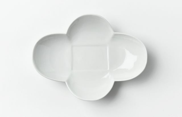 水野克俊 白磁口紅桜8寸皿 ｜ 暮らしのうつわ花田 和食器 通販