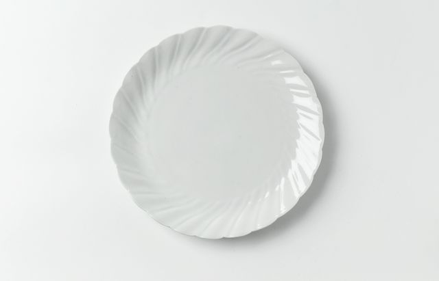 水野克俊 2 白磁輪花5寸皿 ｜ 暮らしのうつわ花田 和食器 通販