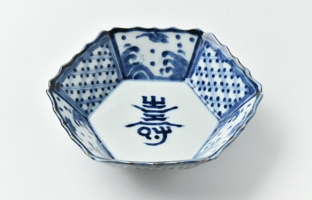 正木春蔵 染付 網代波文輪花楕円皿X ｜ 暮らしのうつわ花田 和