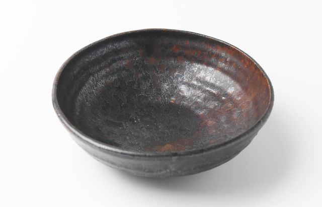 吉田学 鉄釉反り鉢（大） ｜ 暮らしのうつわ花田 和食器 通販