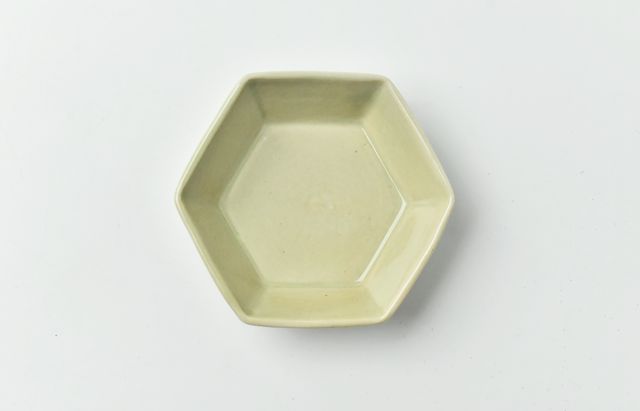 阿部春弥・みか 六角小皿（白磁） ｜ 暮らしのうつわ花田 和食器 通販