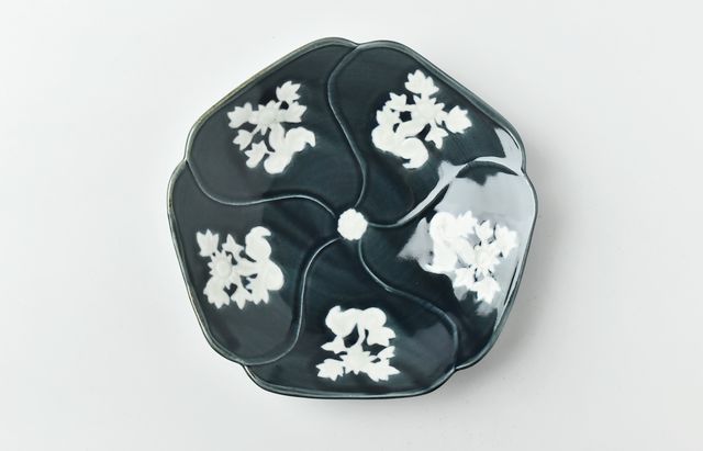 大輪の牡丹♦️華やかでモダンな花器♦️インテリアとしても♦️補償付　送料込 大輪の牡丹♦️華やかでモダンな花器♦️インテリアとしても♦️補償付