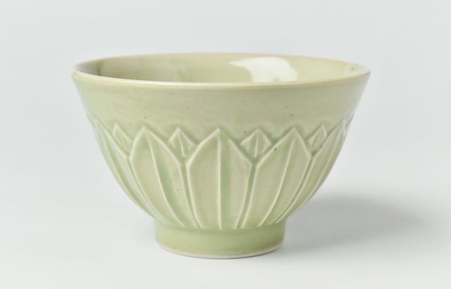 中国 無地蓮弁碗　f2250220 ColBase