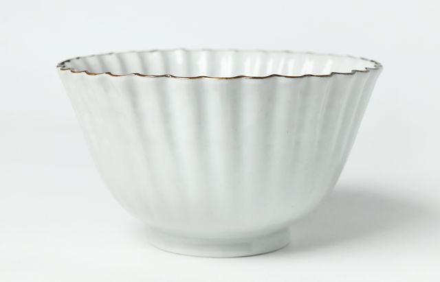 宮岡麻衣子 10 白磁輪花小鉢 ｜ 暮らしのうつわ花田 和食器 通販