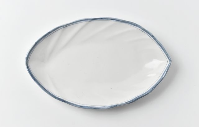 稲村真耶 白磁輪花楕円小皿 ｜ 暮らしのうつわ花田 和食器 通販