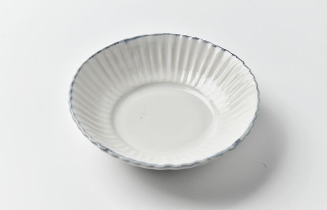 稲村真耶 白磁輪花楕円小皿 ｜ 暮らしのうつわ花田 和食器 通販