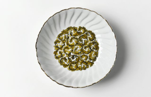 山本恭代 色絵割取巻物図輪花皿 ｜ 暮らしのうつわ花田 和食器 通販