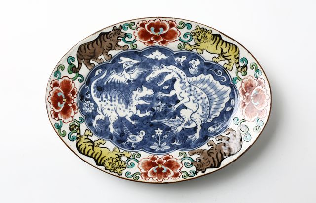 松浦コータロー 20 青瓷彫花ヴェロキラプトル菱形稜花向付 ｜ 暮らしの