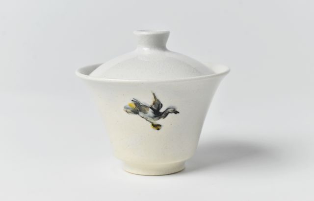 松本郁美 13D 貫入灰釉蓋碗（花鳥） ｜ 暮らしのうつわ花田 和食器 通販