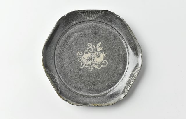 土本訓寛・久美子 35E 焼締象嵌蓮弁皿（中） ｜ 暮らしのうつわ花田 和