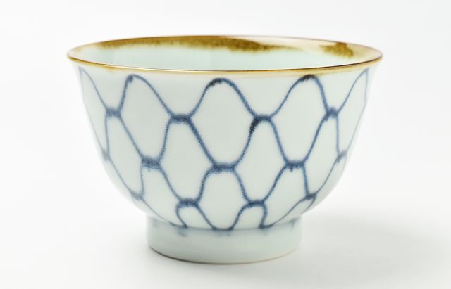 ※【専用品】※ 梅地紋麺鉢　新品-未使用　うどん、蕎麦、丼ものに 古染風梅紋 麺鉢 ｜ 有田焼の源右衛門窯公式オンラインショップ