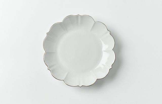 水野克俊 2 白磁輪花5寸皿 ｜ 暮らしのうつわ花田 和食器 通販