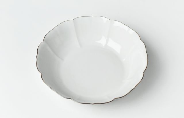 水野克俊 36 白磁口紅五弁輪花浅鉢 ｜ 暮らしのうつわ花田 和食器 通販
