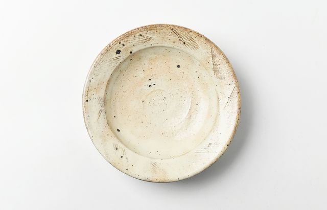 雪ノ浦裕一 49A 粉引輪花櫛目大皿 ｜ 暮らしのうつわ花田 和食器 通販