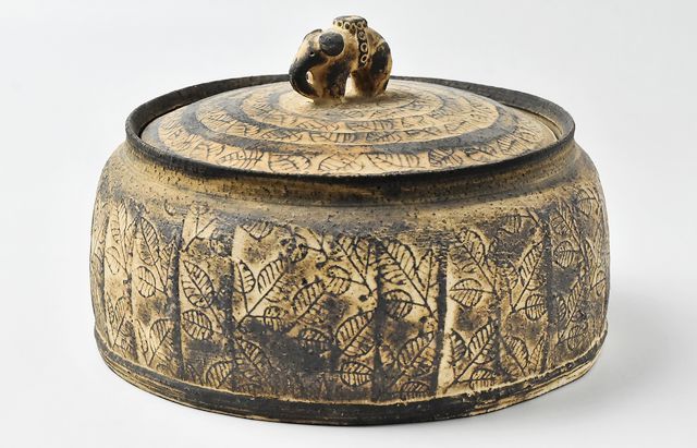 雪ノ浦裕一 46 漆黒印花象蓋物