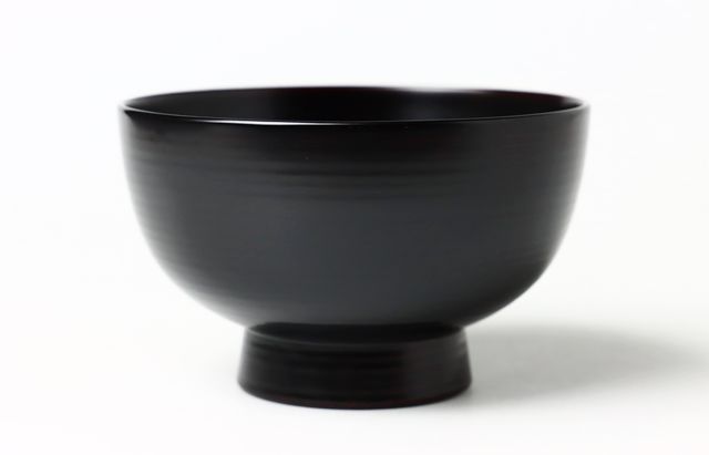 玉山保男（艸工房） 4寸5分椀（合鹿形）黒漆 トチ ｜ 暮らしのうつわ