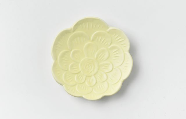 阿部春弥・みか 黄磁花形4.5寸皿 ｜ 暮らしのうつわ花田 和食器 通販
