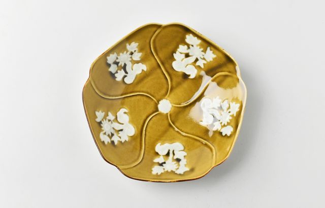 阿部春弥・みか 黄磁花形4.5寸皿 ｜ 暮らしのうつわ花田 和食器 通販