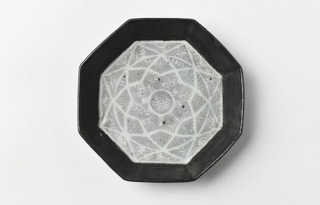 志村睦彦 41 黒釉三島八角5寸深皿 ｜ 暮らしのうつわ花田 和食器 通販