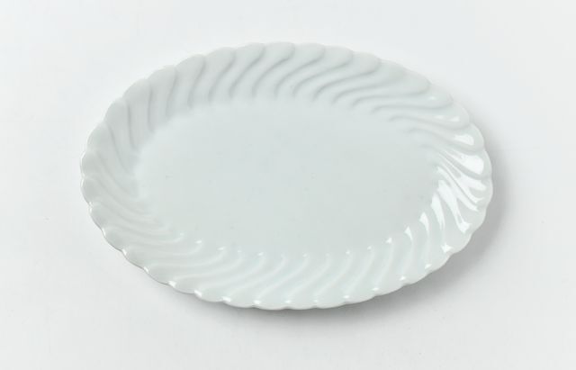 宮岡麻衣子 白磁輪花楕円皿 ｜ 暮らしのうつわ花田 和食器 通販