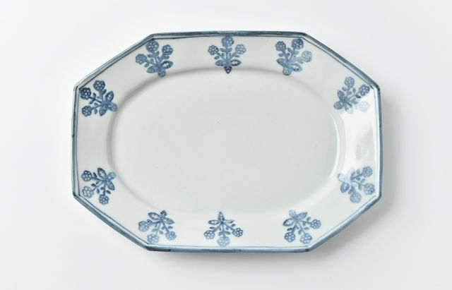 稲村真耶 印判三花文長八角皿8寸 ｜ 暮らしのうつわ花田 和食器 通販