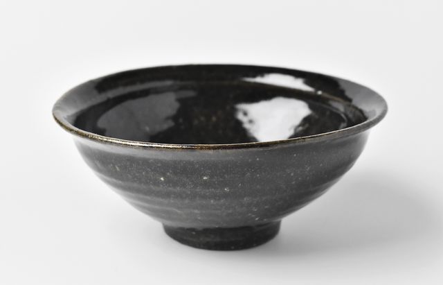 余宮隆 飴釉 うつわ 余宮隆 24 飴釉縁付7寸浅鉢 ｜ 暮らしのうつわ花田 和食器 通販