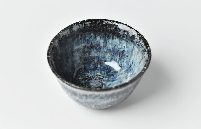 余宮隆 66A 藁灰釉ぐい呑 ｜ 暮らしのうつわ花田 和食器 通販