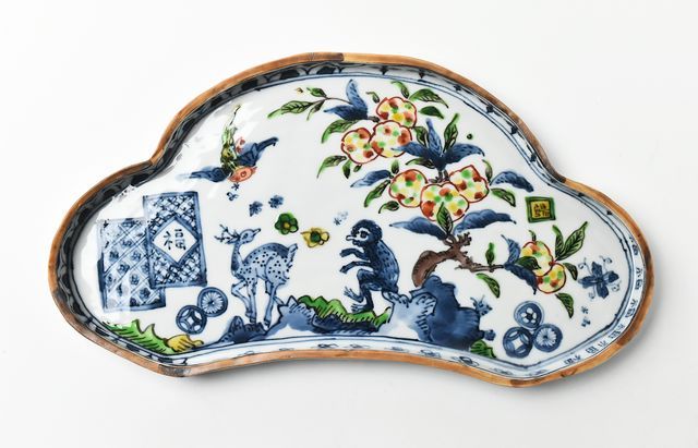 浦陽子 2B 色絵鹿猿桃図松形平皿 ｜ 暮らしのうつわ花田 和食器 通販