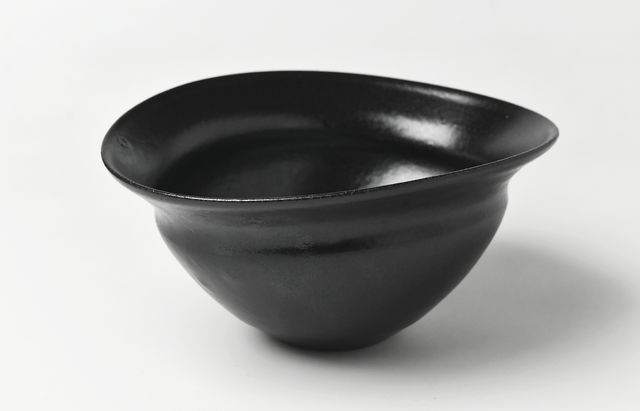 荒賀文成 黒釉馬盥鉢6寸 ｜ 暮らしのうつわ花田 和食器 通販