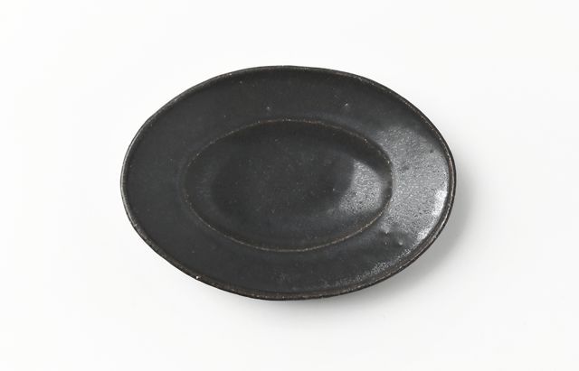 林拓児 45 黒釉楕円皿大 ｜ 暮らしのうつわ花田 和食器 通販