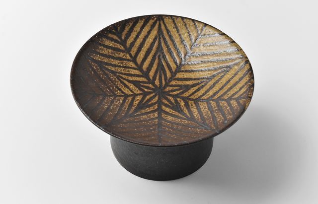 城進 29 鉄絵高台皿中