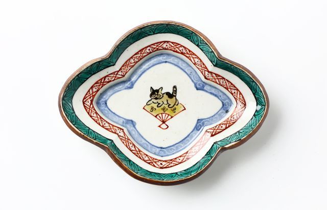 松浦コータロー 16 九谷手扇猫文木瓜小皿 ｜ 暮らしのうつわ花田 和