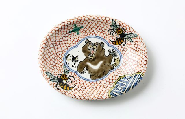 松浦コータロー 58 色絵スズメバチ熊文楕円小皿 ｜ 暮らしのうつわ花田