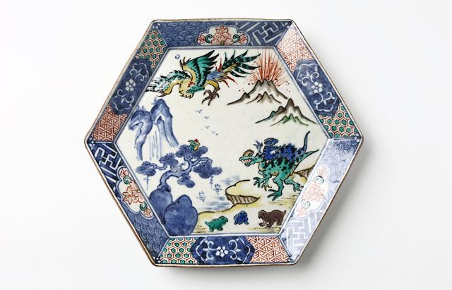 松浦コータロー 22 色絵祥瑞恐竜文六角皿 ｜ 暮らしのうつわ花田 和