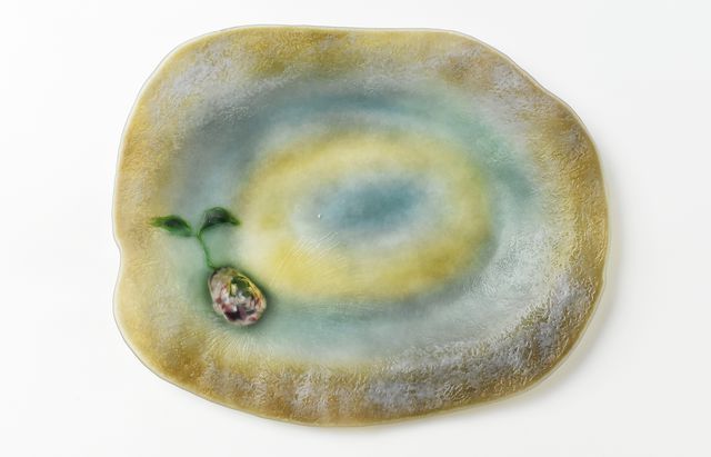 d.Tam 中村孝子/桃子 4 レリーフ皿ひとつの実 赤 ｜ 暮らしのうつわ