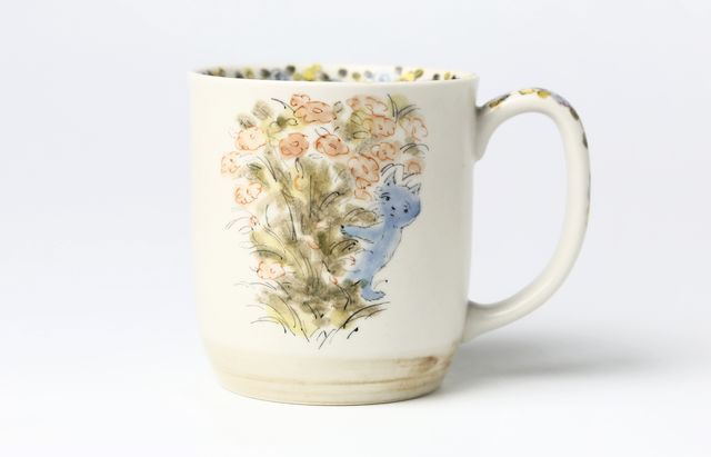 松浦ナオコ 11 猫とうさぎのマグカップ（お花畑にて） ｜ 暮らしの