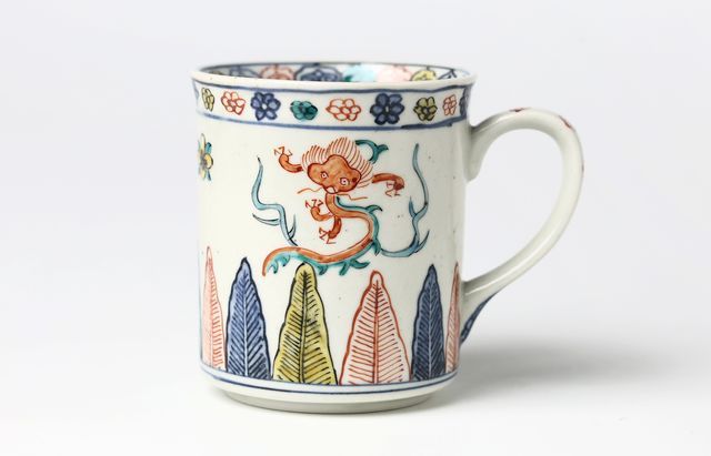 松浦ナオコ　器 松浦ナオコ 16 色絵辰文マグカップ ｜ 暮らしのうつわ花田 和食器 通販
