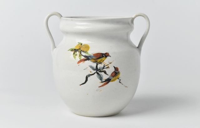 【珍品?】白地花図皿（キズあり） 珍品?】白地花図皿（キズあり） 珍品?】白地花図皿（キズあり）