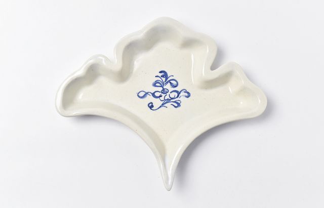 松本郁美 48 貫入灰釉銀杏型皿 ｜ 暮らしのうつわ花田 和食器 通販