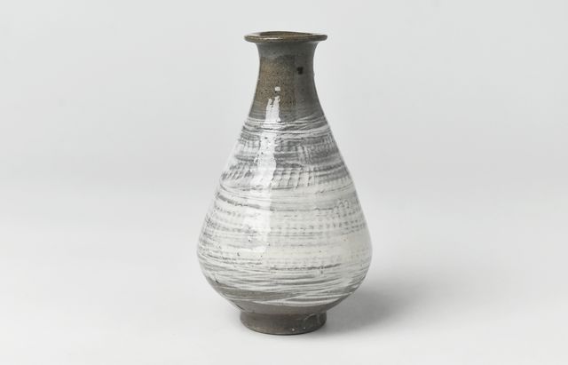 ねずみ色秞花器 水垣千悦 11 刷毛目花器 ｜ 暮らしのうつわ花田 和食器 通販
